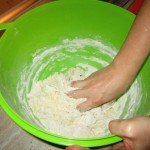 amestecare ingrediente paine de casa