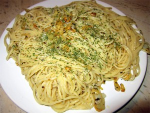 spaghetele cu usturoi si ulei sunt gata