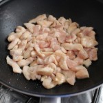 pieptul de pui se prajeste in wok - reteta taietei chinezesti