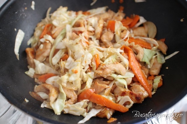 piept de pui in wok - mancare chinezeasca