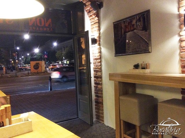 wok n roll street review