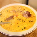 ciorba de cartofi cu afumatura este gata