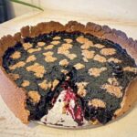 Tartă vegană cu afine – Rețetă fără zahăr și fără gluten - BucatariaNoastra.ro