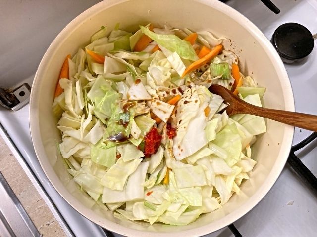 Mâncare chinezească de legume cu sos ca la restaurant