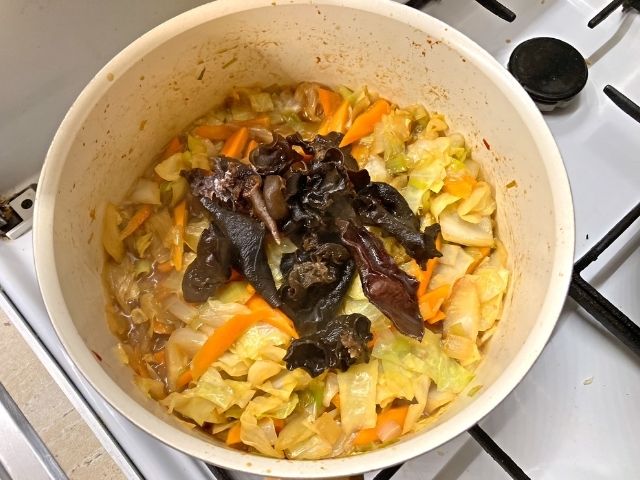 4 Mâncare chinezească de legume cu sos ca la restaurant - BucatariaNoastra.ro - BucatariaNoastra.ro